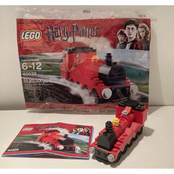 LEGO Harry Potter: Mini Hogwarts Express (40028) Complete With Booklet - Picture 2 of 11